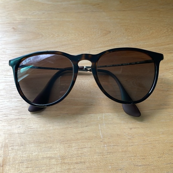Ray-Ban Polarized Sunglasses - Picture 3 of 6